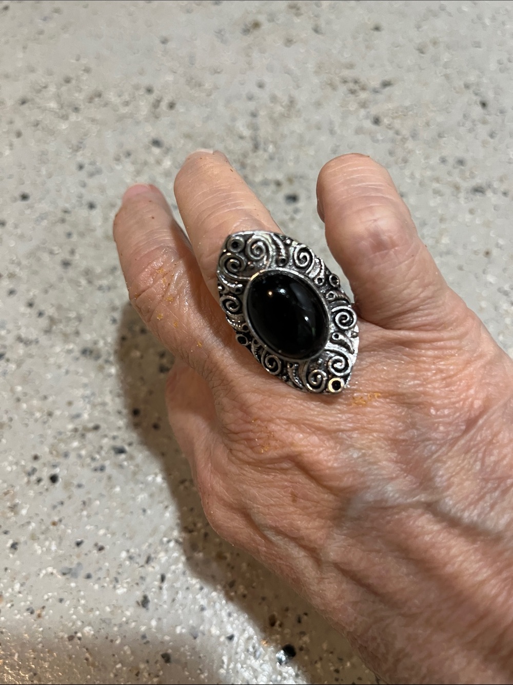 VINTAGE BOHO CABOCHON FILIGREE SHIELD STATEMENT RING ADJUSTABLE SILVERTONE BAND